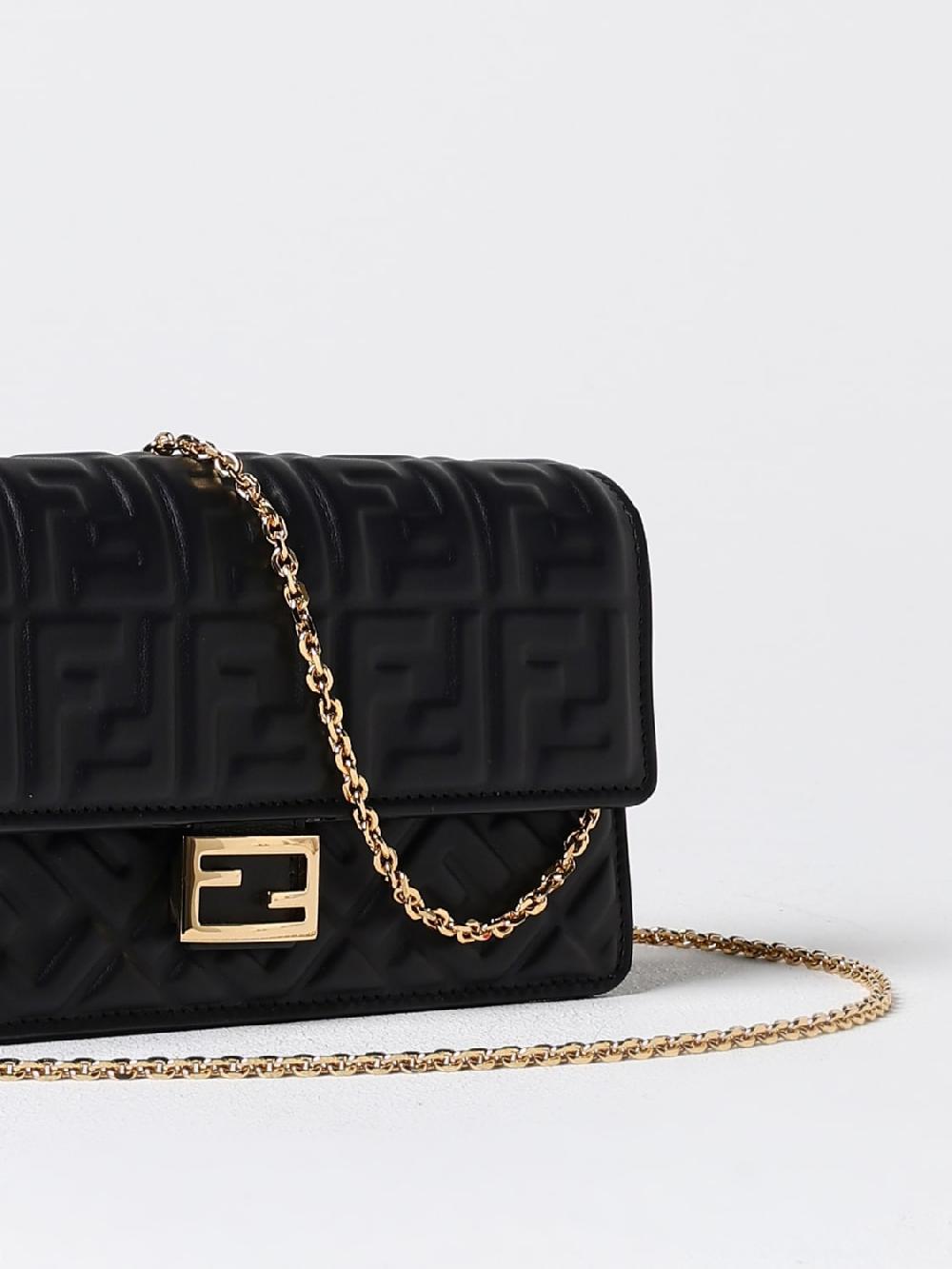 Giglio Borsa wallet Fendi in nappa con monogram FF all over Qualità Garantita