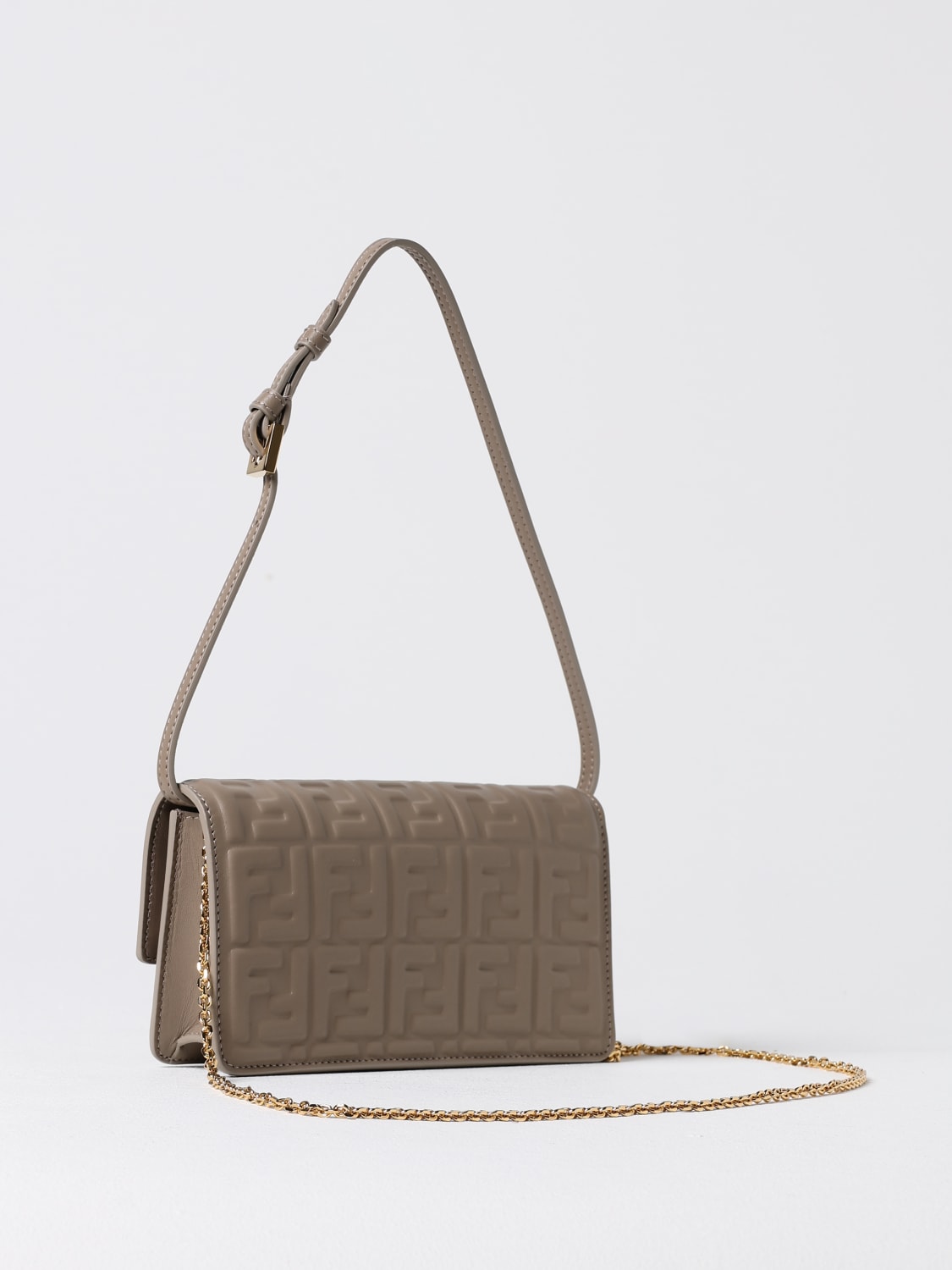 Giglio Borsa wallet Fendi in nappa con monogram FF all over Acquista Ora