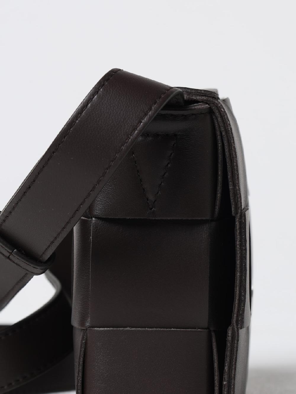 Giglio Borsa Cassette Bottega Veneta in pelle intrecciata Offerta
