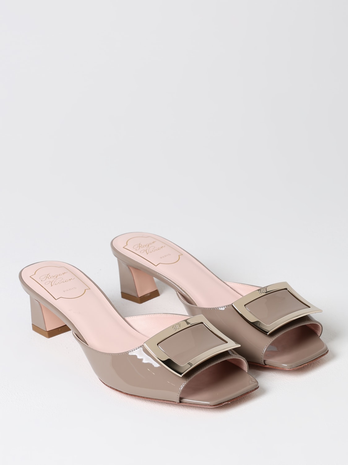 Giglio Mules Roger Vivier in vernice con fibbia decorativa 2025