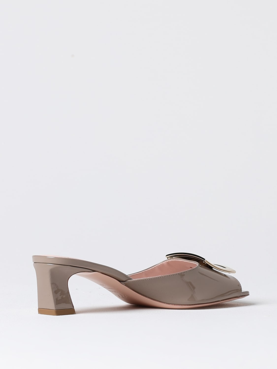 Giglio Mules Roger Vivier in vernice con fibbia decorativa 2025