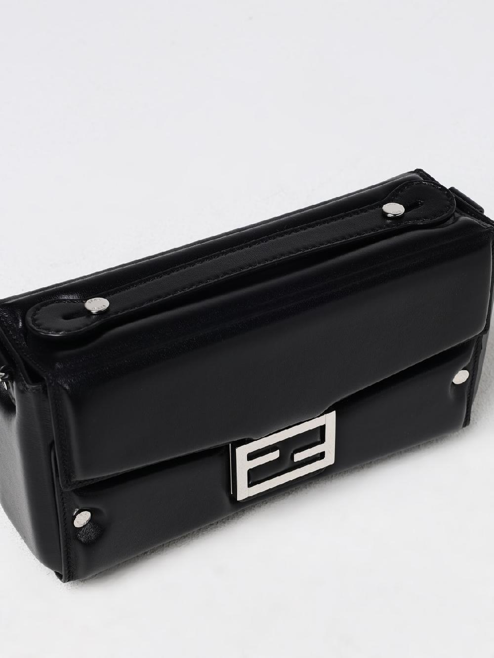 Giglio Borsa Baguette Soft Trunk Fendi in nappa Prezzo Ridotto