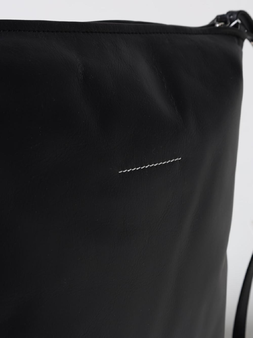 Giglio Clutch Pillow MM6 Maison Margiela in pelle Presa