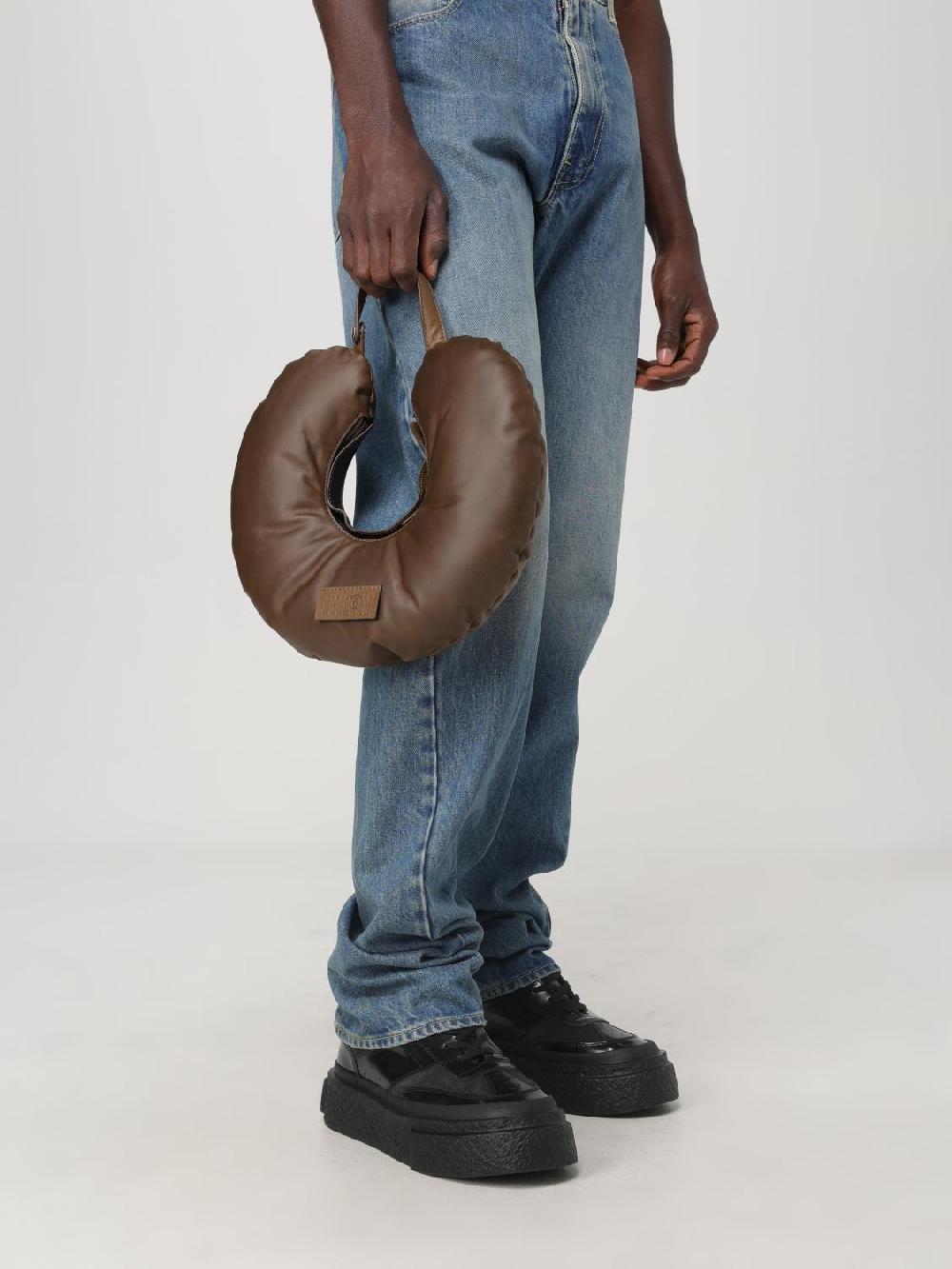 Giglio Borsa Travel Pillow MM6 Maison Margiela in pelle I Più Venduti