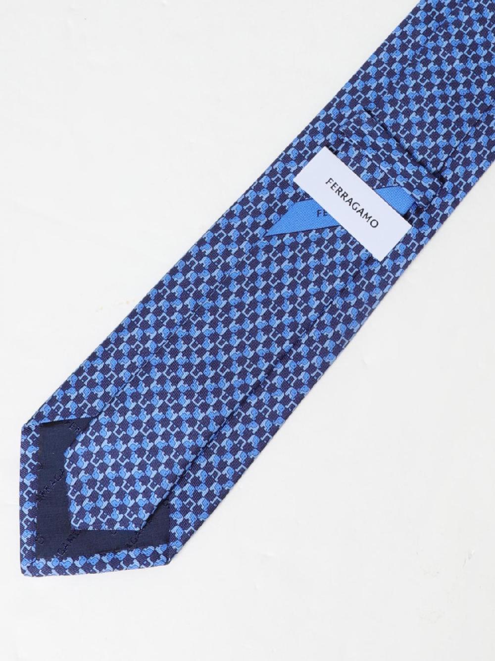 Giglio Cravatta Ferragamo in seta jacquard Offerta Anniversario