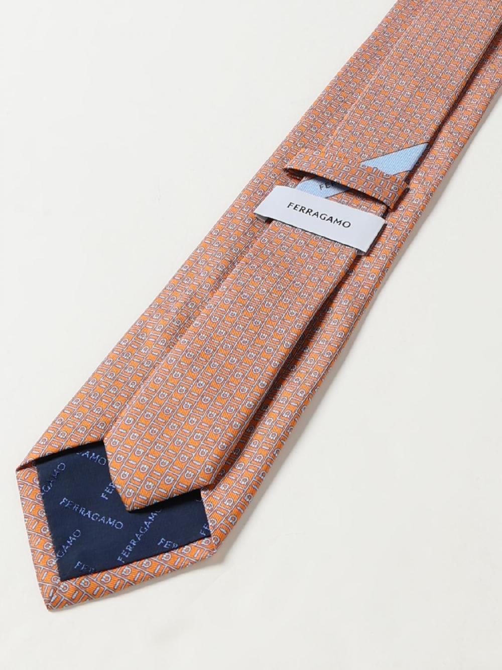 Giglio Cravatta Gancini Ferragamo in seta jacquard Consegna Veloce